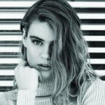 María
